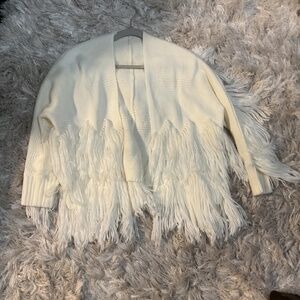 Sweater with fringes